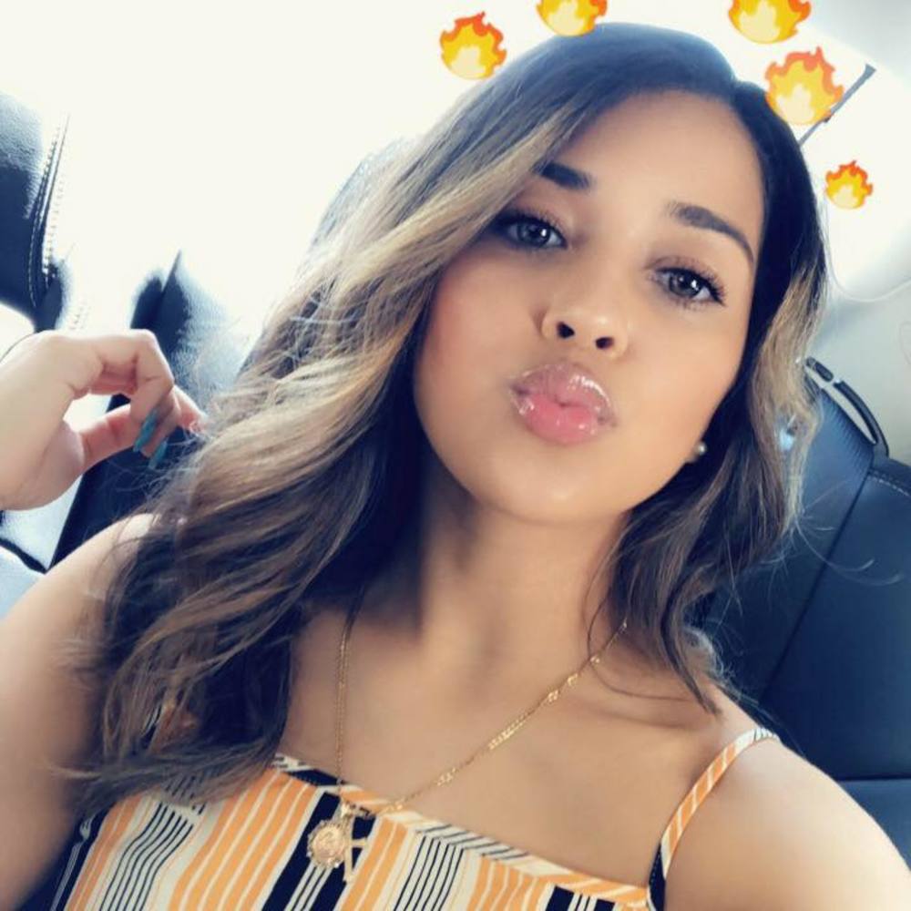 Meet your Posher, Lexine